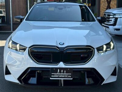 صورة مصغرة 3 لـ 2025 BMW M5