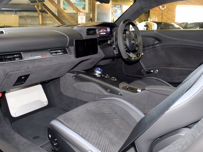 صورة 10 لـ 2022 Maserati MC20