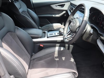 2019 AUDI Q8 — фото 13