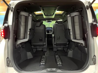 2025 Toyota ALPHARD 照片 28