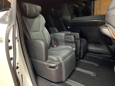 2025 Toyota ALPHARD 照片 9
