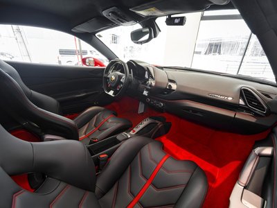 صورة مصغرة 34 لـ 2017 Ferrari 488 GTB