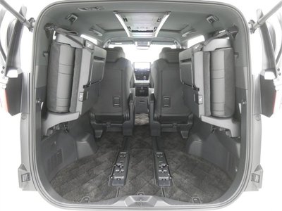 صورة 23 لـ 2025 Toyota ALPHARD