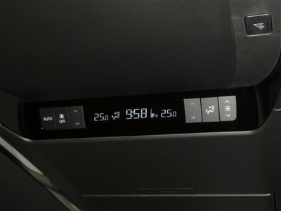 صورة 18 لـ 2025 Toyota ALPHARD
