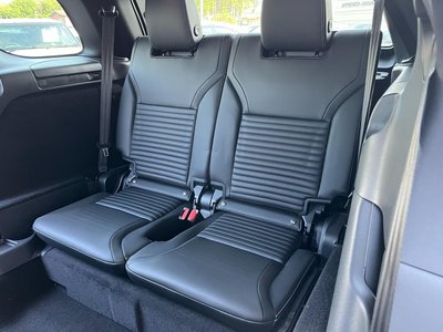 2025 LAND Rover DISCOVERY photo 4