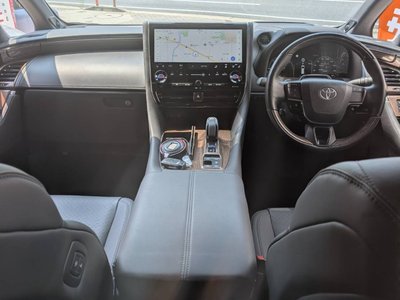 صورة 31 لـ 2025 Toyota ALPHARD