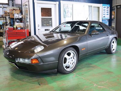 1992 Porsche 928 照片 1