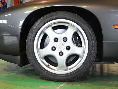 1992 Porsche 928 照片 17