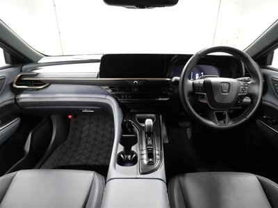 صورة 18 لـ 2025 Toyota CROWN ESTATE