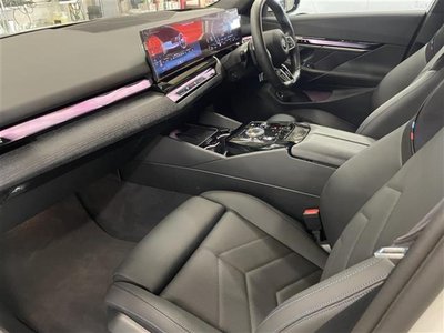 2025 BMW 5 SERIES TOURING thumbnail 29