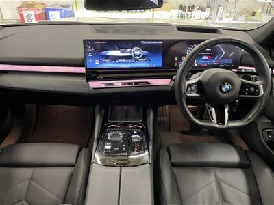2025 BMW 5 SERIES TOURING thumbnail 44