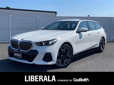 2025 BMW 5 SERIES TOURING 照片 1