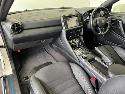 صورة 11 لـ 2017 Nissan GT-R