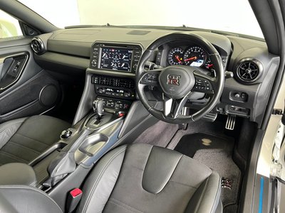 صورة 8 لـ 2017 Nissan GT-R