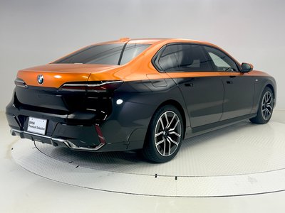 2024 BMW 7 SERIES photo 9