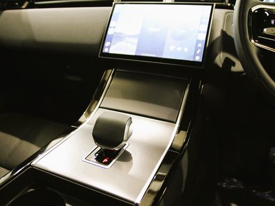 2025 LAND Rover RANGE ROVER VELAR thumbnail 47