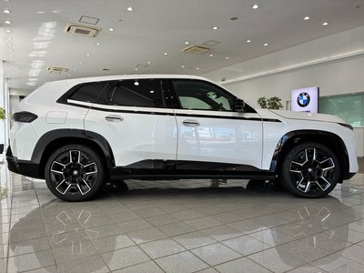 2024 BMW XM photo 3