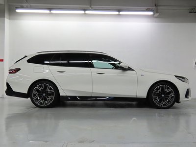 2025 BMW 5 SERIES TOURING 照片 8