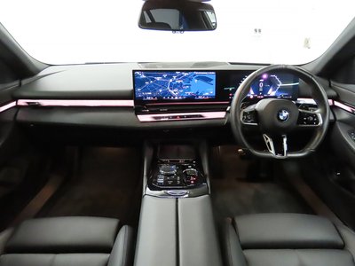 2025 BMW 5 SERIES TOURING 照片 6