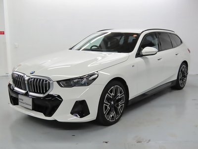 2025 BMW 5 SERIES TOURING 照片 1