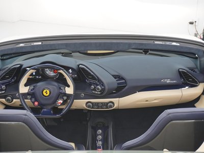 2017 Ferrari 488 SPIDER 照片 51