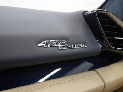 2017 Ferrari 488 SPIDER 照片 36