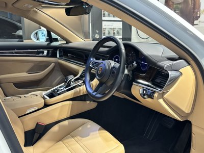 2022 Porsche PANAMERA photo 12