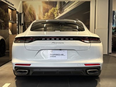 2022 Porsche PANAMERA photo 5