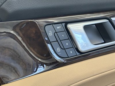 2022 Porsche PANAMERA thumbnail 18