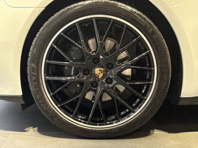 2022 Porsche PANAMERA photo 7