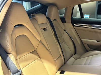 2022 Porsche PANAMERA photo 11