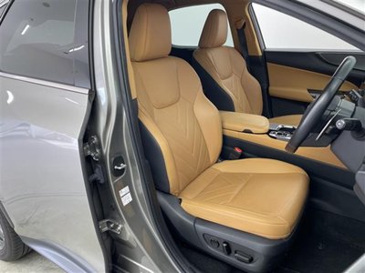 2023 Lexus NX thumbnail 32