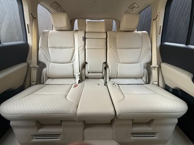 2026 Toyota LAND CRUISER 300 thumbnail 38