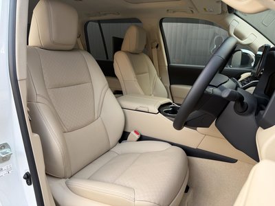 2026 Toyota LAND CRUISER 300 thumbnail 35