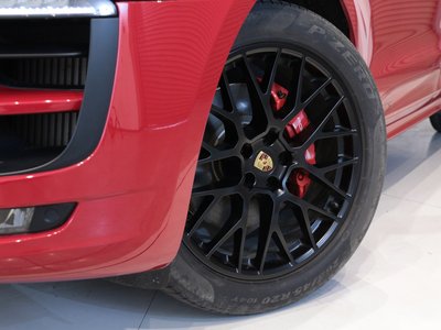 2018 Porsche MACAN photo 3