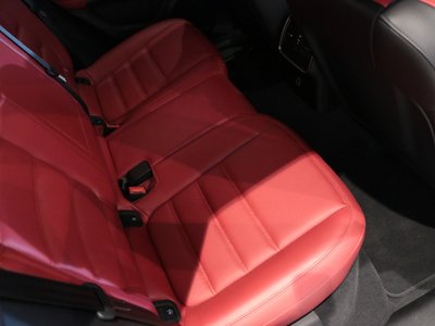 2018 Porsche MACAN thumbnail 22