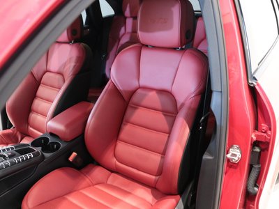2018 Porsche MACAN thumbnail 17