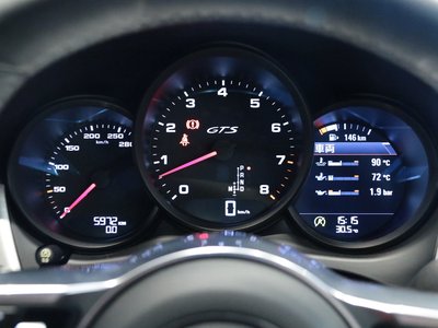 2018 Porsche MACAN thumbnail 27