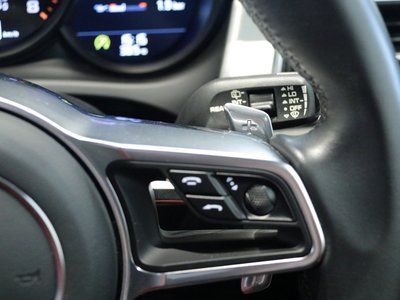 2018 Porsche MACAN thumbnail 29
