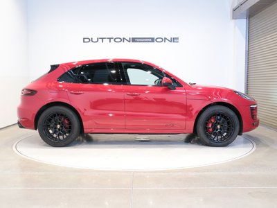 2018 Porsche MACAN photo 6