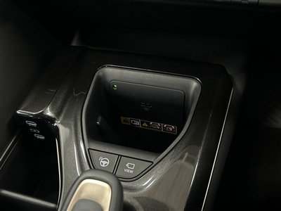 2025 Toyota CROWN ESTATE photo 13