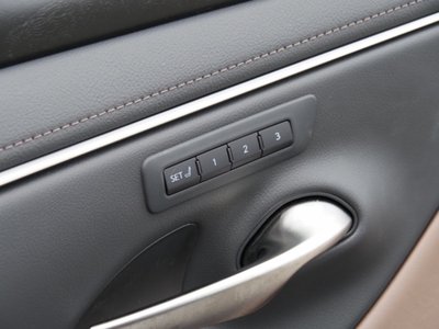 2025 Lexus ES thumbnail 54