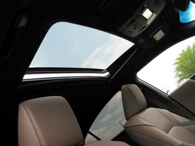 2025 Lexus ES thumbnail 19