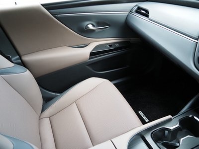 2025 Lexus ES thumbnail 62