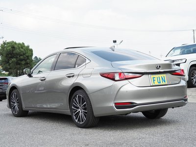 2025 Lexus ES photo 6