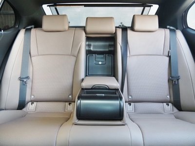 2025 Lexus ES thumbnail 25