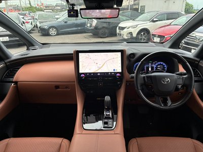 2025 Toyota VELLFIRE photo 6