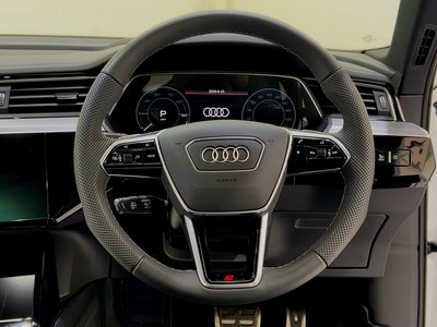 صورة مصغرة 15 لـ 2025 AUDI SQ8 SPORTBACK E-TRON