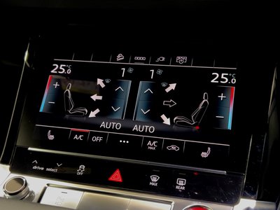 صورة مصغرة 18 لـ 2025 AUDI SQ8 SPORTBACK E-TRON