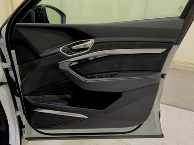 صورة مصغرة 49 لـ 2025 AUDI SQ8 SPORTBACK E-TRON